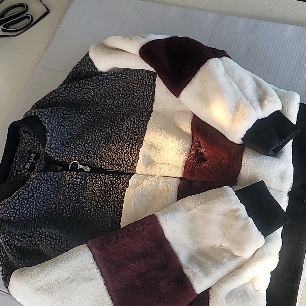 Lock & Love Women's Jacket Small Burgundy White Gray Fleece Warm Sweater Zip Up